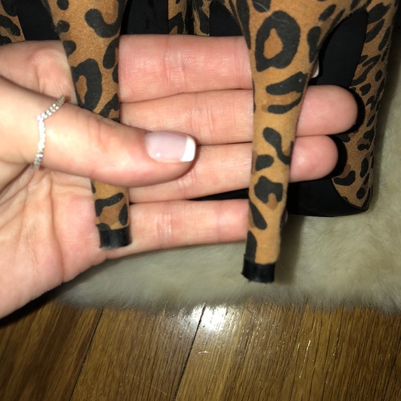 Sexy cheetah print stilettos - Picture 4 of 5